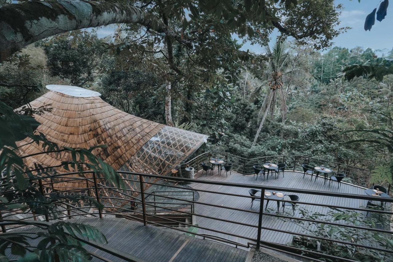 The Sebali Resort Ubud  Bagian luar foto The restaurant at the top of the hill